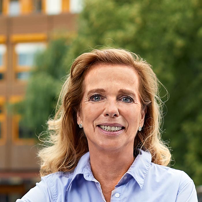 SUSANNE LINDHOLZ